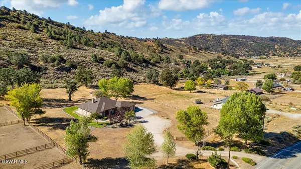 $674,500 | 26450 Cumberland Road, Tehachapi, CA 93561