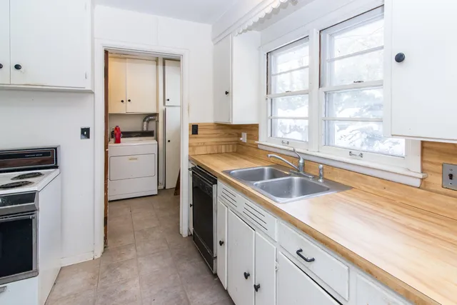 $299,900 | 1334 Miller Avenue, Ann Arbor, MI 48103