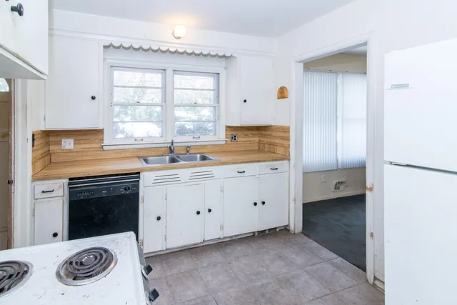 $299,900 | 1334 Miller Avenue, Ann Arbor, MI 48103