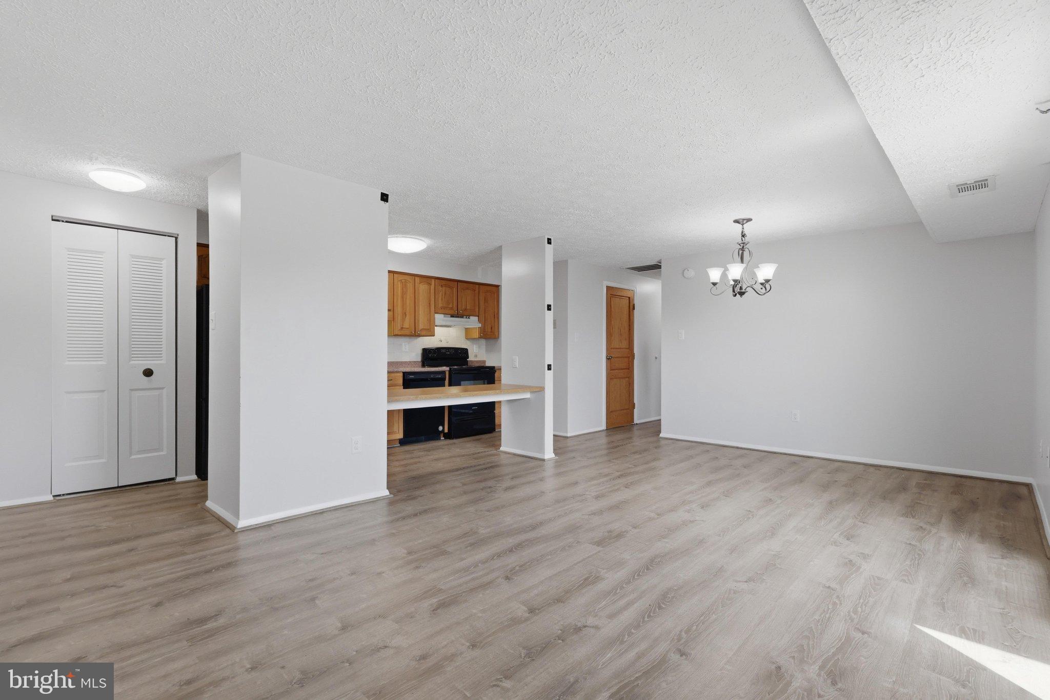 993 H Heather Ridge Drive, Unit 5H Frederick, MD 21702 - Photo 7 of 28 IMG_3872