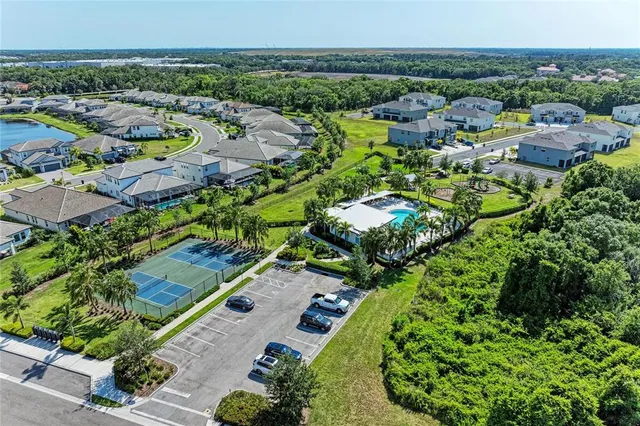 $324,500 | 11637 Woodleaf Drive, Lakewood Ranch, FL 34211