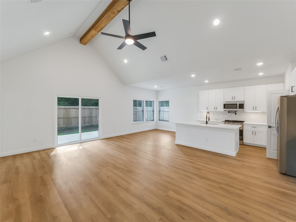 810 South Colbert Street Dayton, TX 77535 - Photo 13 of 31