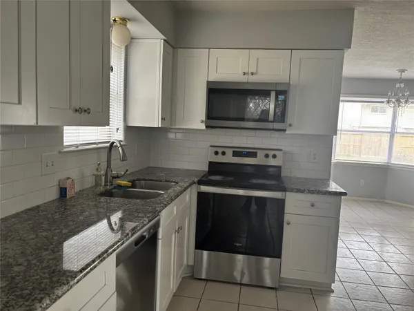 $2,250 | 402 Oak Harbor Drive, Houston, TX 77062