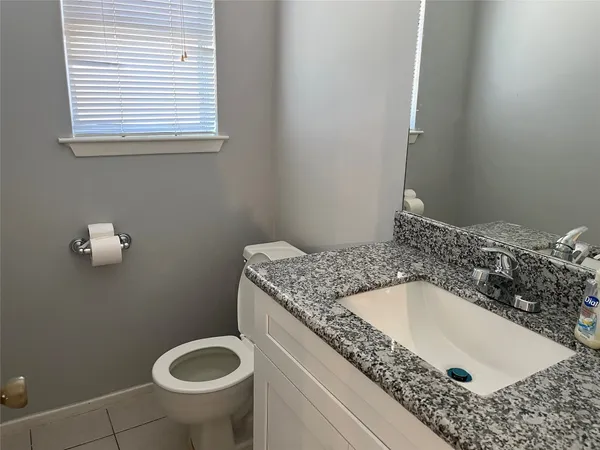 $2,250 | 402 Oak Harbor Drive, Houston, TX 77062