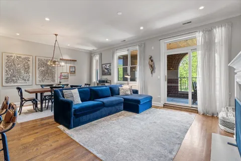 $699,000 | 4860 North Clark Street, Unit 3S, Chicago, IL 60640