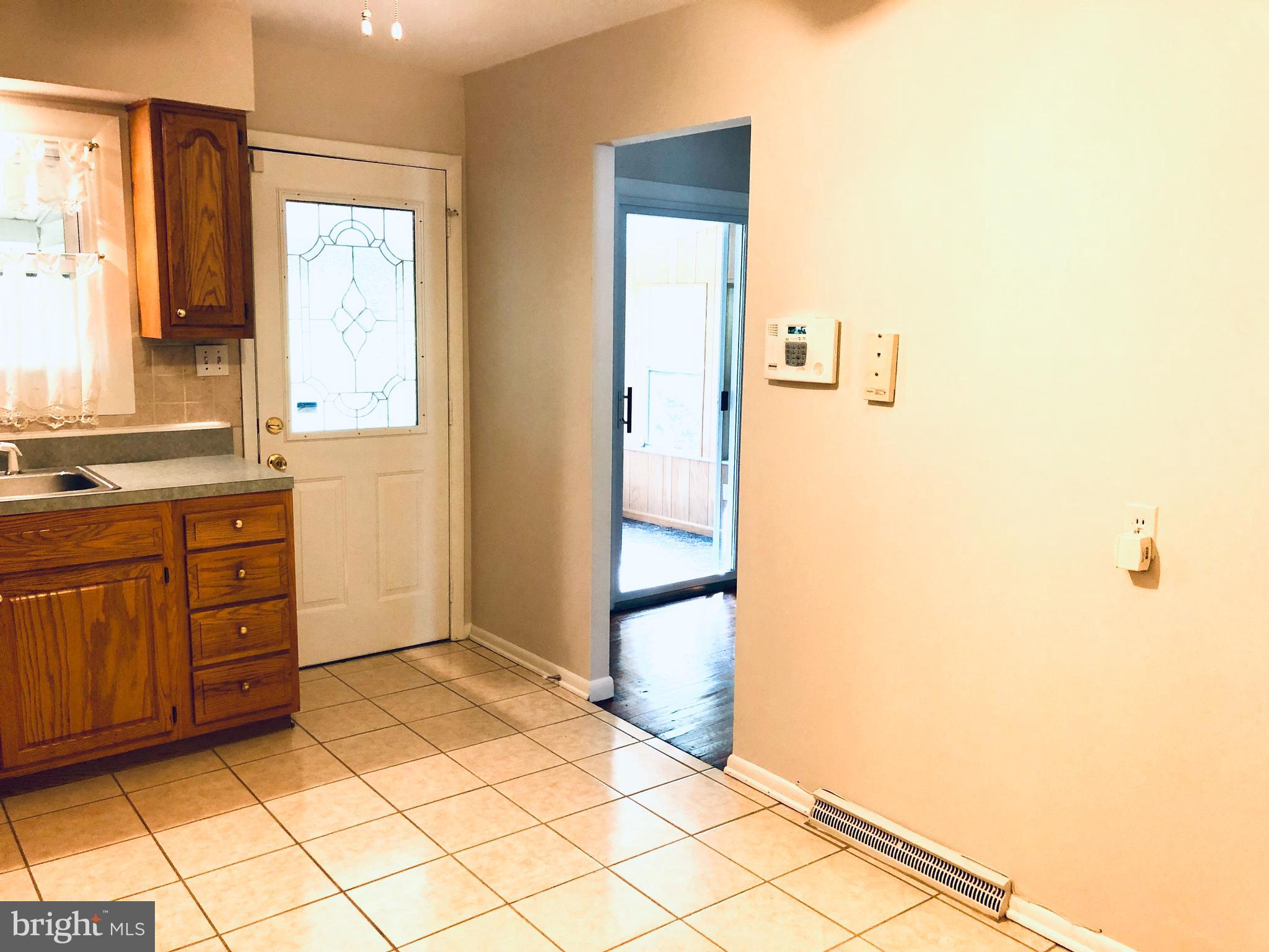7413 Castlemoor Road Baltimore, MD 21244 - Photo 11 of 32 Kitchen