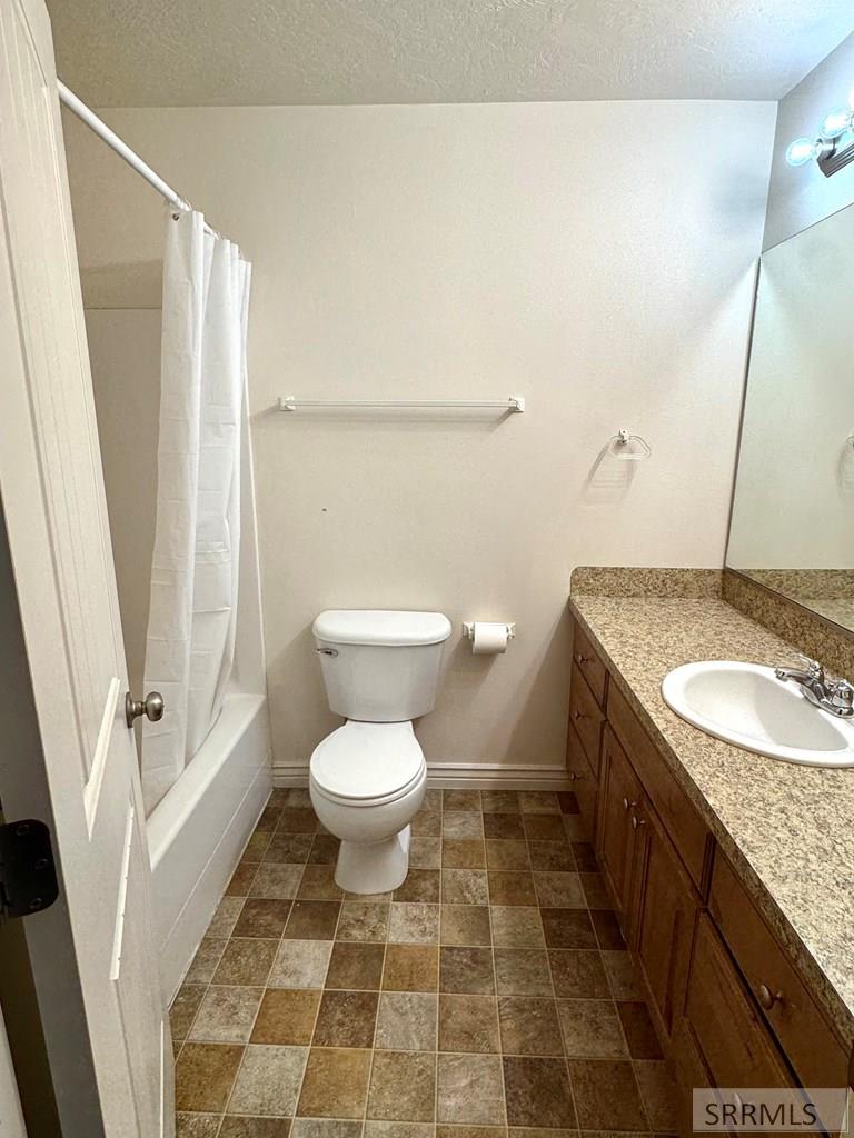 171 Robison Drive Ammon, ID 83406 - Photo 16 of 24 Upstairs Bathroom