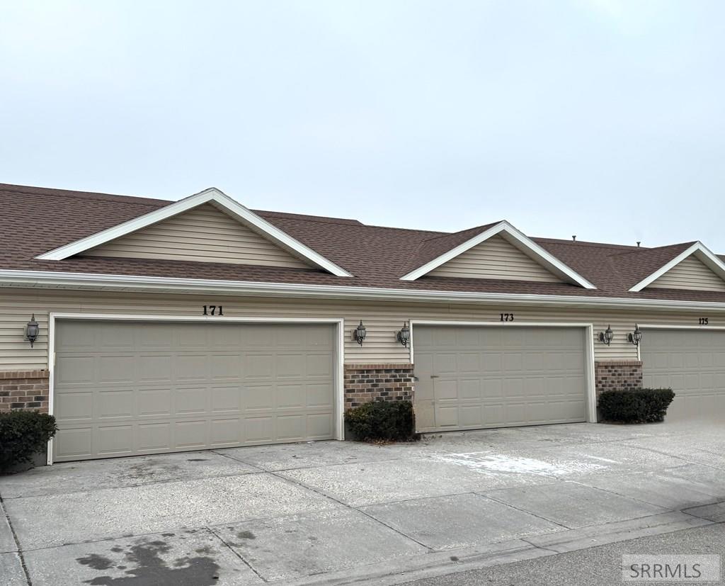 171 Robison Drive Ammon, ID 83406 - Photo 23 of 24 Garage