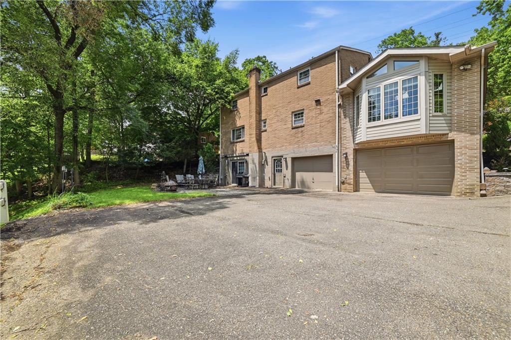 131 Elm Road Pittsburgh, PA 15237 - Photo 47 of 47 Parking