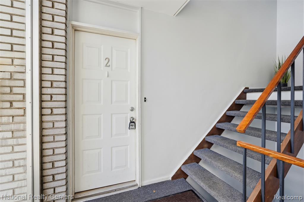 4030 West 13 Mile Road, Unit J2 Royal Oak, MI 48073 - Photo 2 of 11