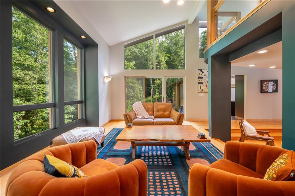 168 Lundquist Road Ligonier, PA 15658 - Photo 5 of 42