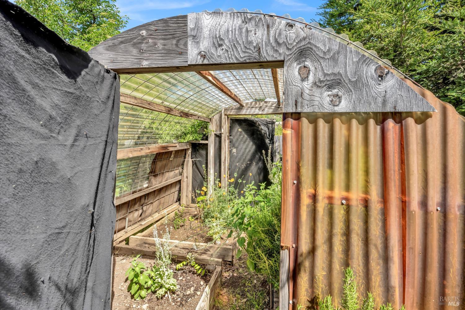 15314 Summit Boulevard Cobb, CA 95426 - Photo 25 of 29 a view of a backyard with pathway