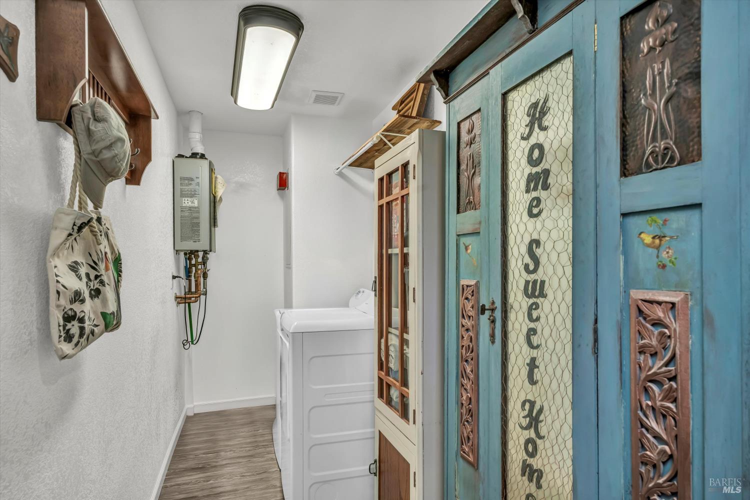 15314 Summit Boulevard Cobb, CA 95426 - Photo 8 of 29 a view of an entryway with wooden floor