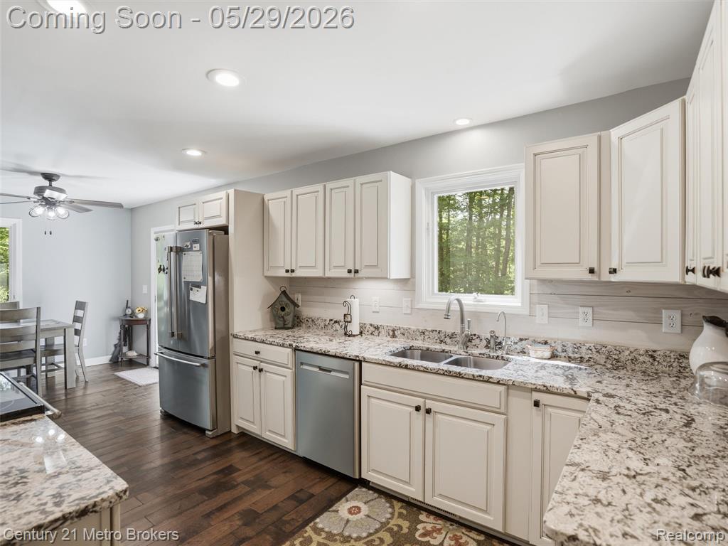 11447 North Latson Road Linden, MI 48451 - Photo 12 of 52