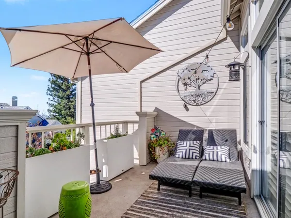a view of an outdoor space