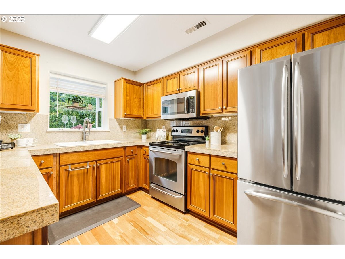 30366 Southwest Ruth Street, Unit 69 Wilsonville, OR 97070 - Photo 15 of 40 Kitchen