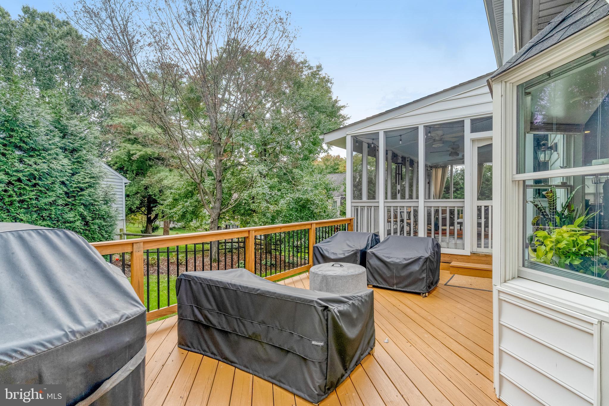 9009 Digory Court Burke, VA 22015 - Photo 43 of 51 a view of sitting area with furniture