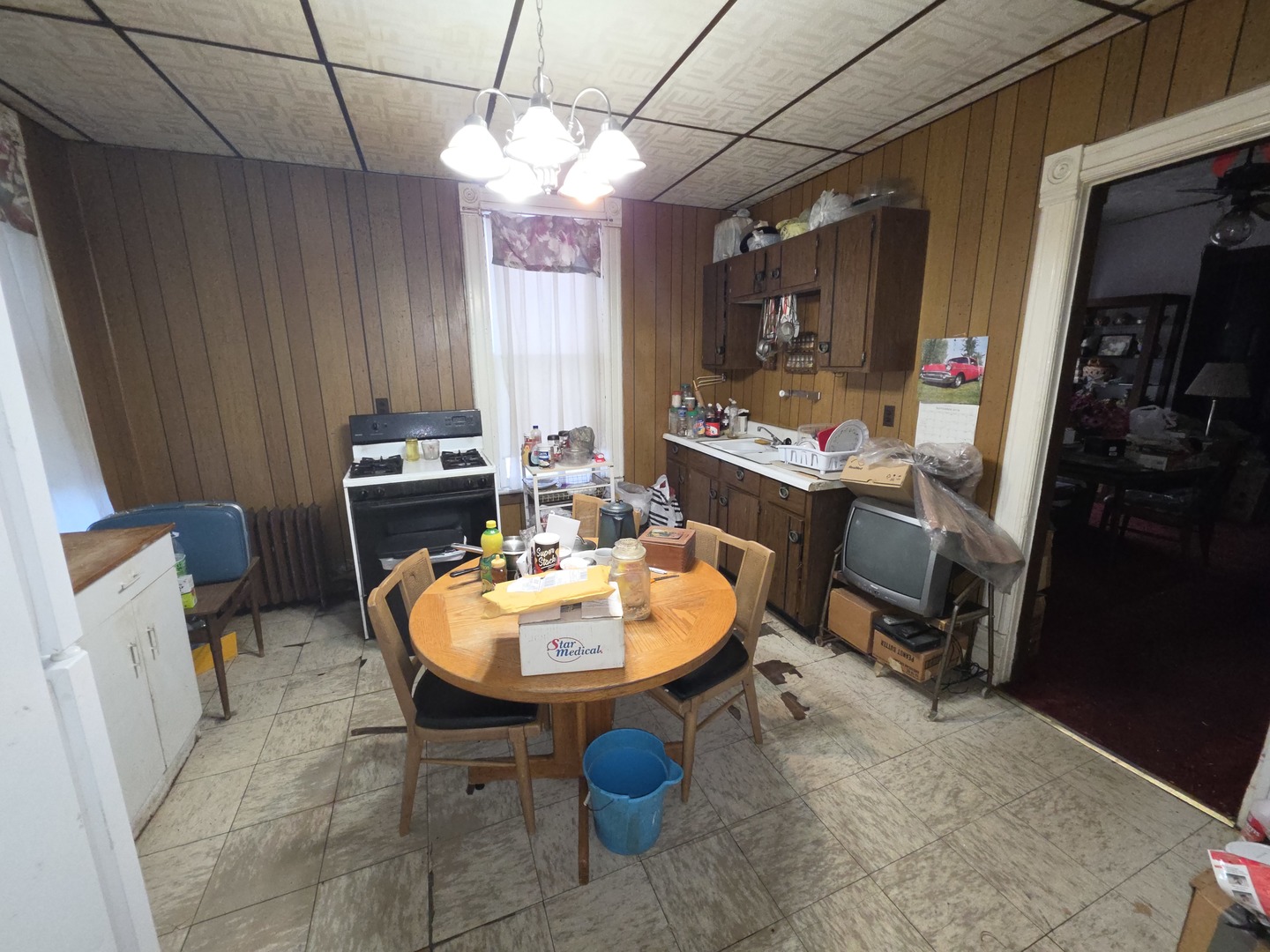 5948 West Walton Street Chicago, IL 60651 - Photo 4 of 7