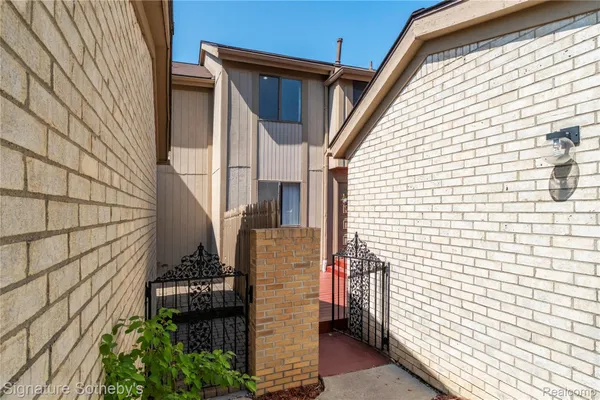 $2,600 | 5188 Richard Run West, West Bloomfield, MI 48322