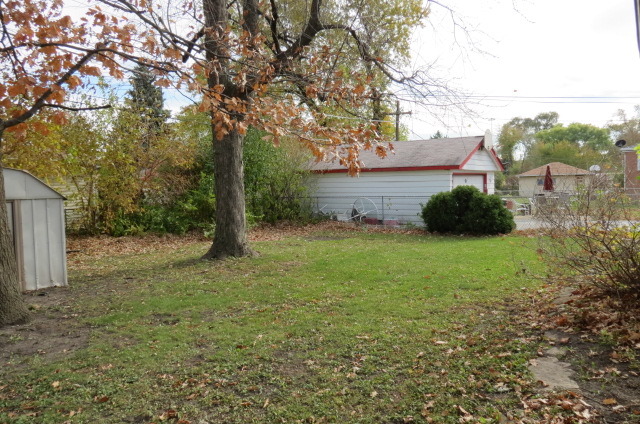 305 Iroquois Road Hillside, IL 60162 - Photo 3 of 16