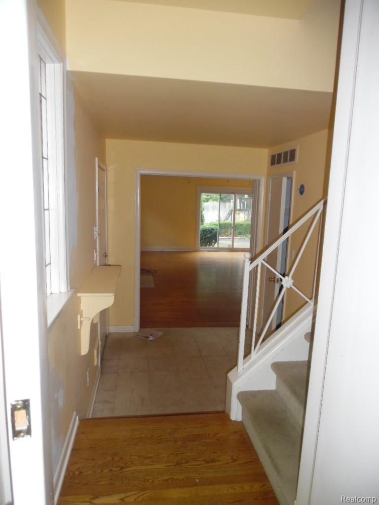 704 Neff Road Grosse Pointe, MI 48230 - Photo 19 of 42 SAM_4254.JPG
