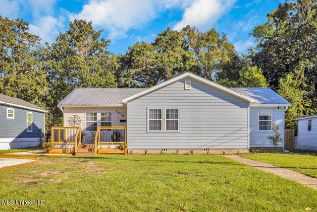 $2,295 | 1616 Hollywood Boulevard, Biloxi, MS 39531