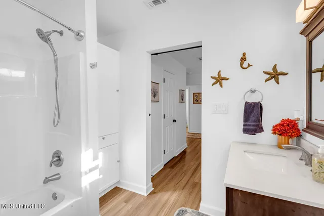 $2,295 | 1616 Hollywood Boulevard, Biloxi, MS 39531