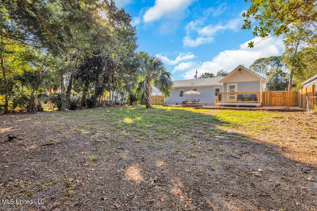 $2,295 | 1616 Hollywood Boulevard, Biloxi, MS 39531