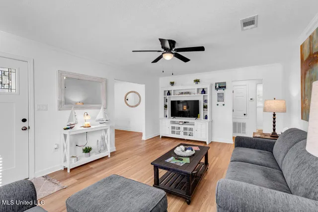 $2,295 | 1616 Hollywood Boulevard, Biloxi, MS 39531