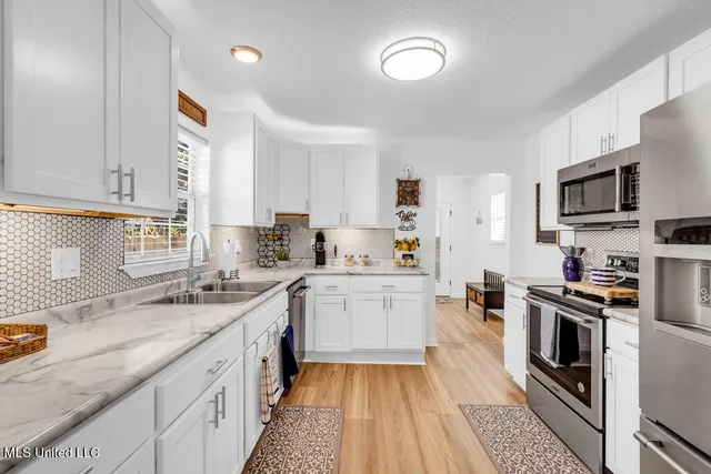 $2,295 | 1616 Hollywood Boulevard, Biloxi, MS 39531