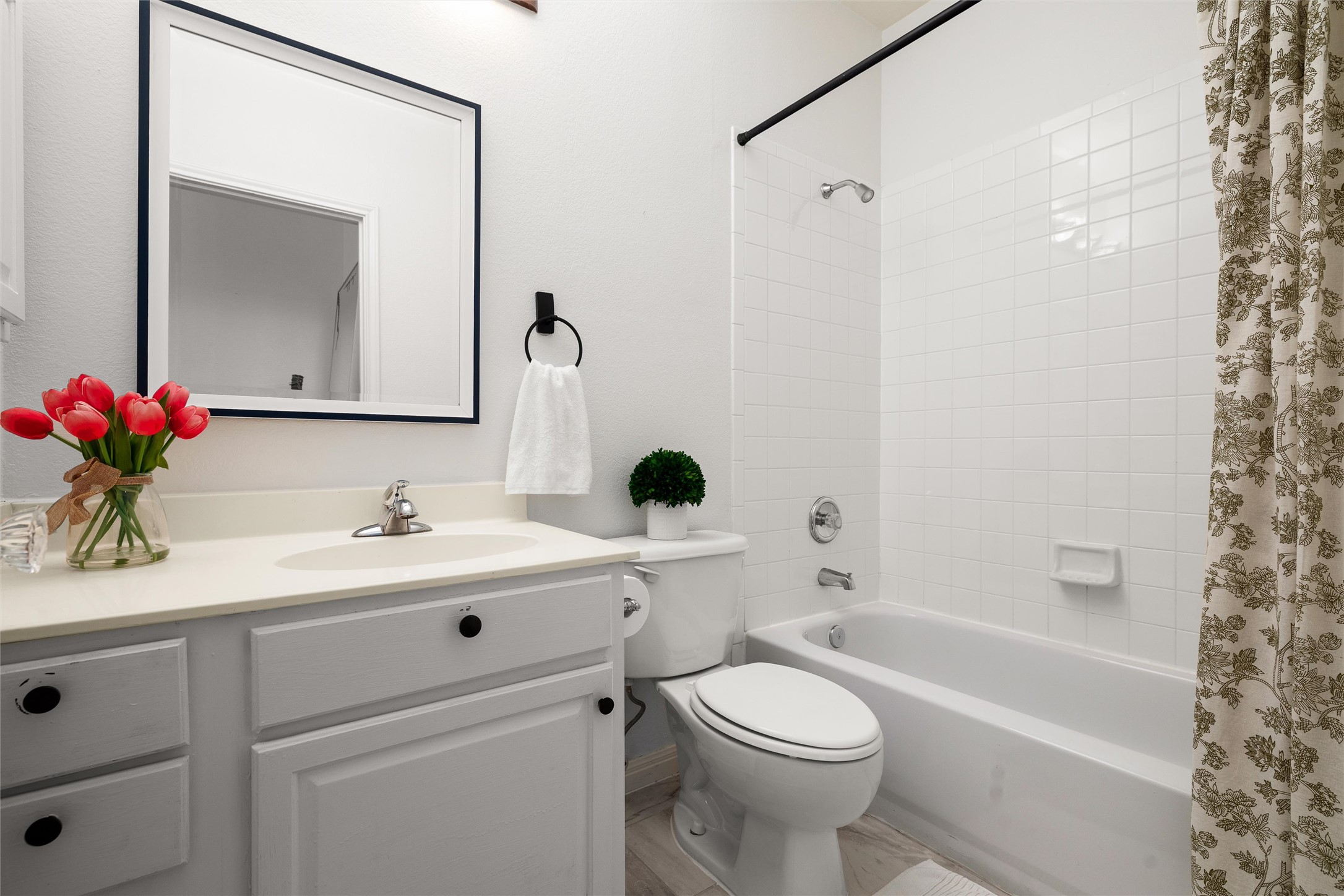 5515 Davis Lane, Unit 32 Austin, TX 78749 - Photo 19 of 40 a bathroom with a sink a toilet and shower