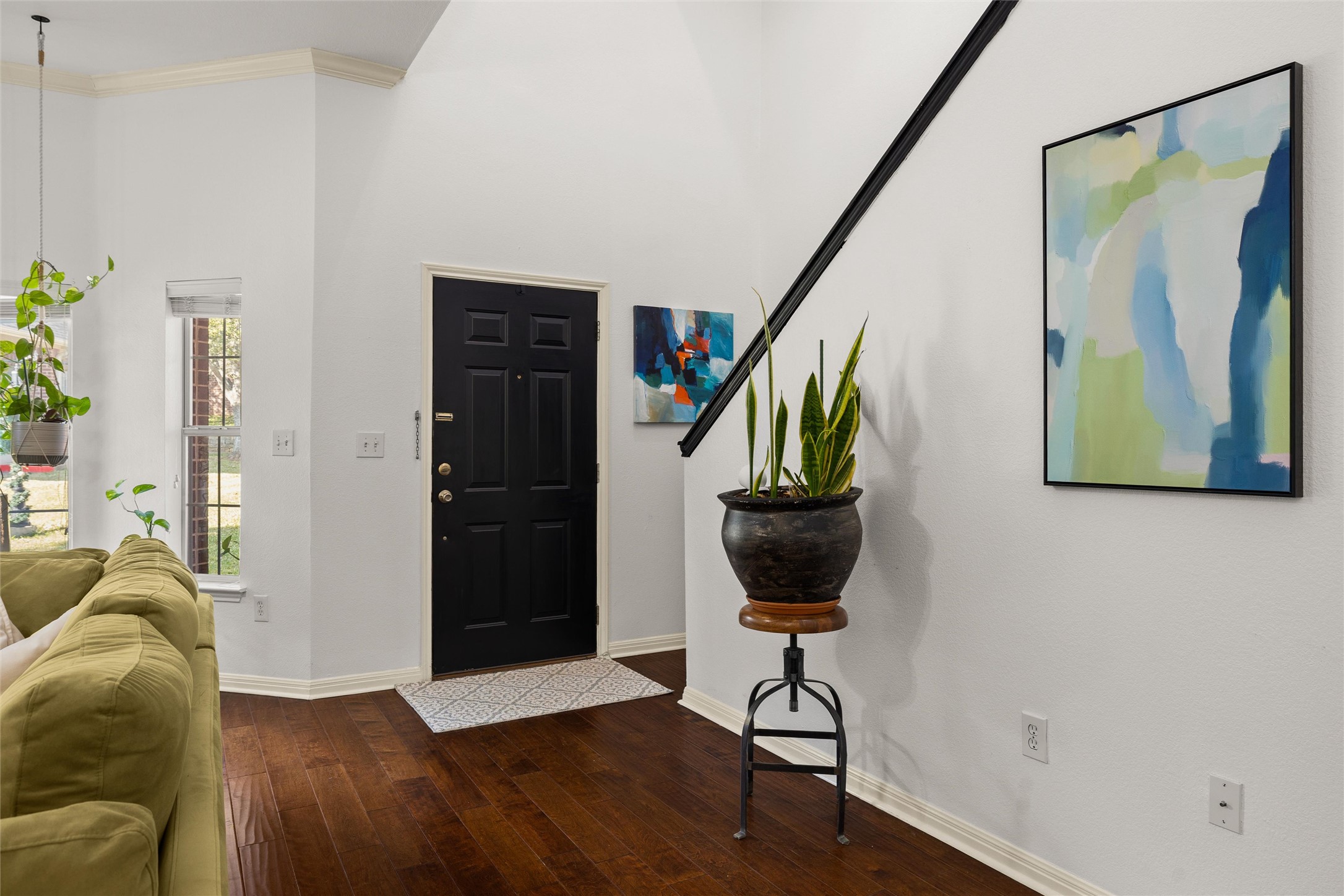 5515 Davis Lane, Unit 32 Austin, TX 78749 - Photo 6 of 40 a living room with furniture and a window