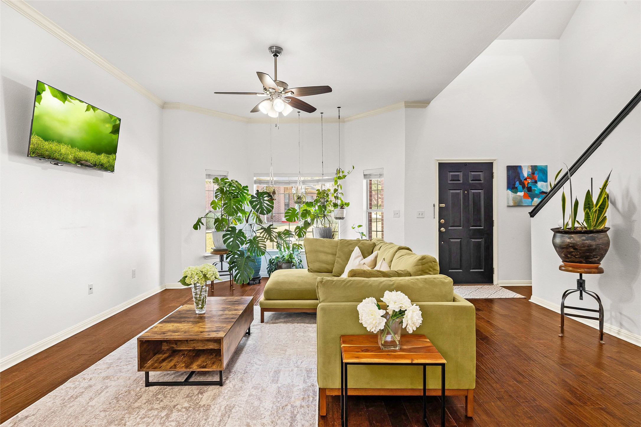 5515 Davis Lane, Unit 32 Austin, TX 78749 - Photo 10 of 40 a living room with furniture and a flat screen tv