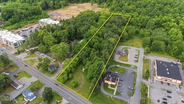 $550,000 | 645 Saratoga Road, Wilton, NY 12831