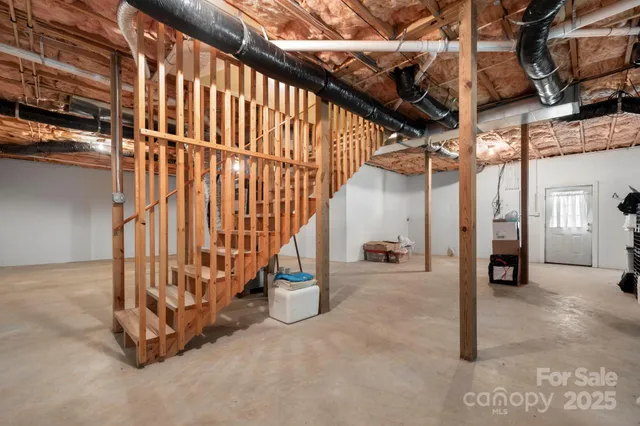 $350,000 | 3076 Hunters Ridge Court, Morganton, NC 28655