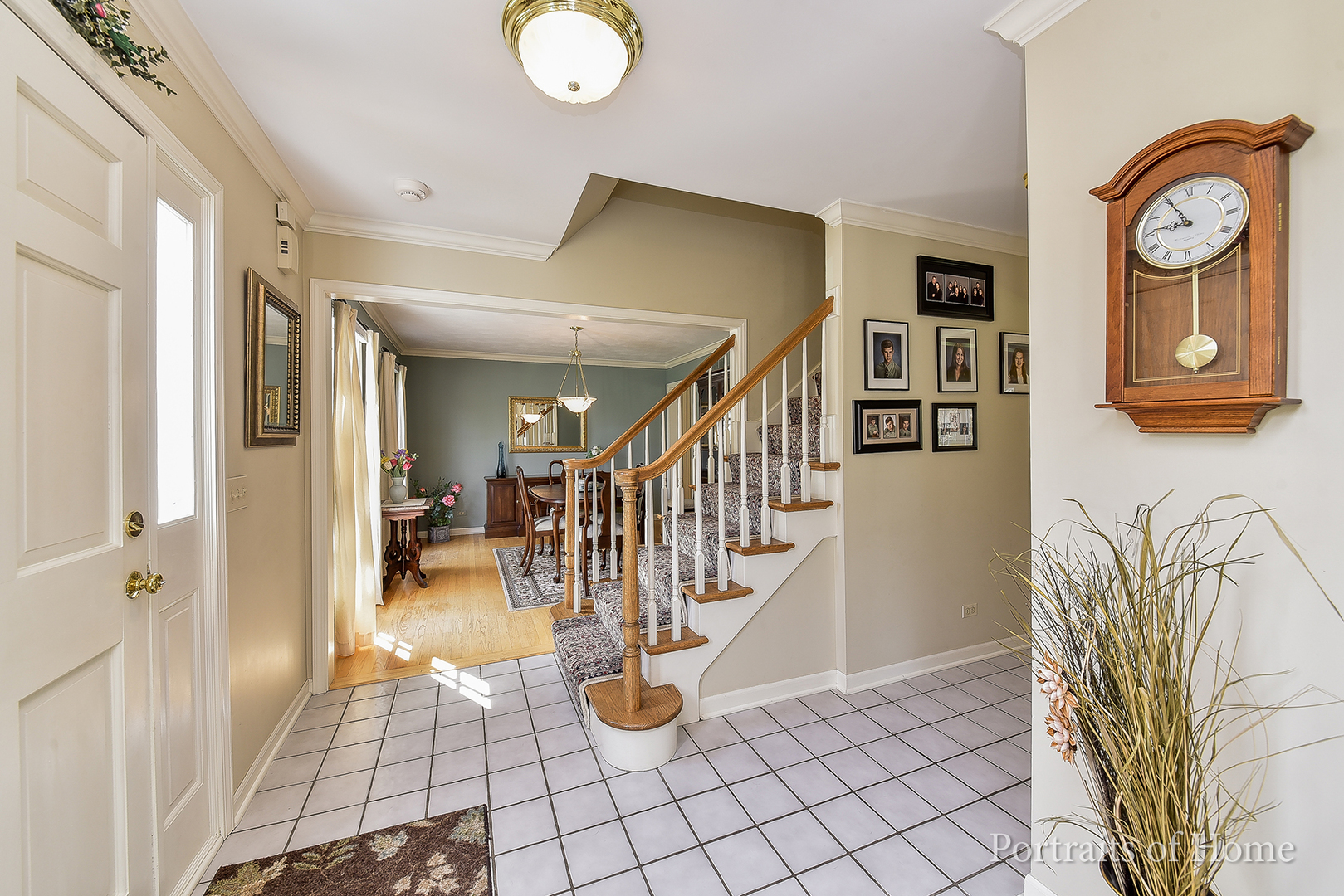 29 Christina Circle Wheaton, IL 60189 - Photo 2 of 28 a view of entryway with livingroom and furniture