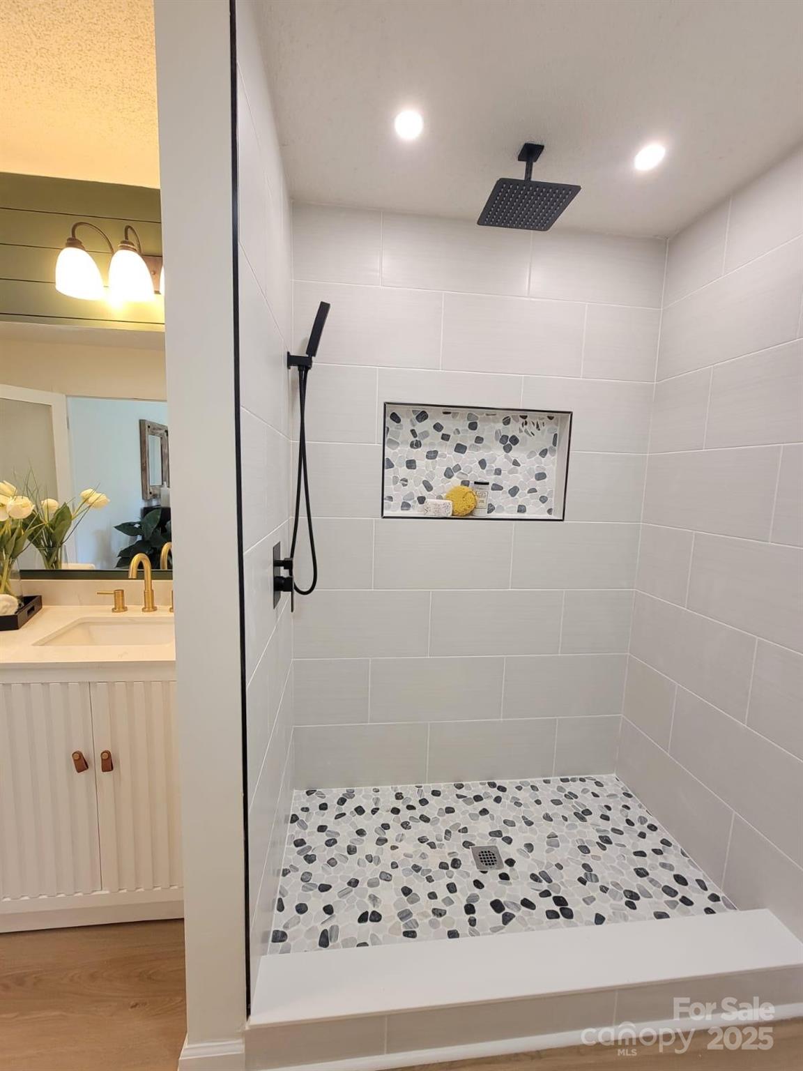 175 Pebble Drive Salisbury, NC 28147 - Photo 27 of 42 a bathroom with a shower