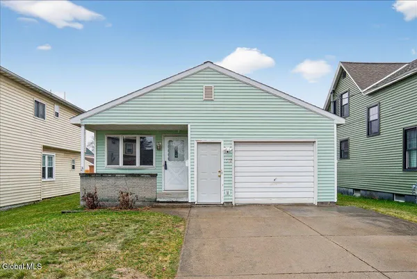 $325,000 | 2507 Augustine Avenue, Rotterdam, NY 12306