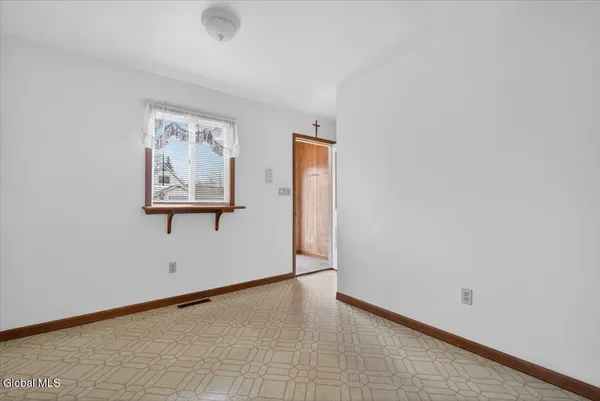 $315,000 | 2507 Augustine Avenue, Rotterdam, NY 12306