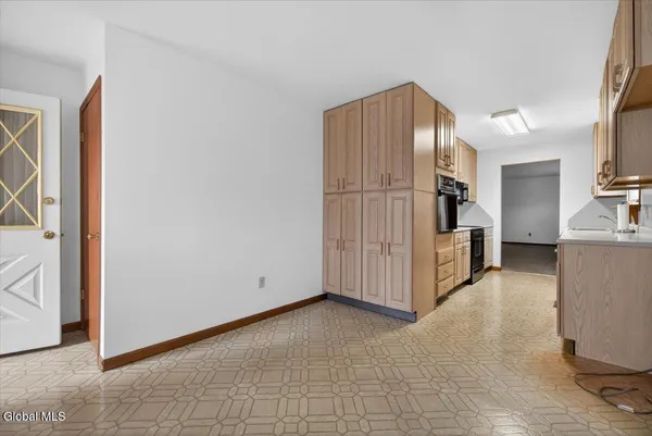 $315,000 | 2507 Augustine Avenue, Rotterdam, NY 12306