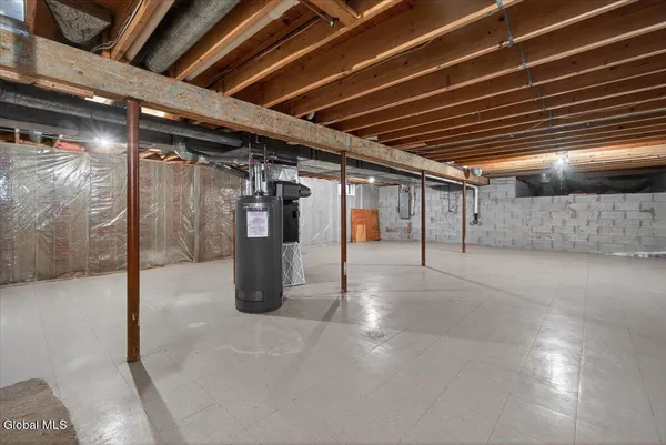 $315,000 | 2507 Augustine Avenue, Rotterdam, NY 12306