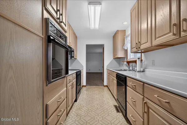 $315,000 | 2507 Augustine Avenue, Rotterdam, NY 12306