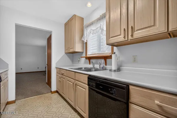 $315,000 | 2507 Augustine Avenue, Rotterdam, NY 12306