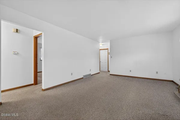 $315,000 | 2507 Augustine Avenue, Rotterdam, NY 12306