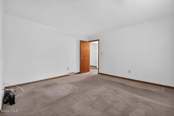 $315,000 | 2507 Augustine Avenue, Rotterdam, NY 12306