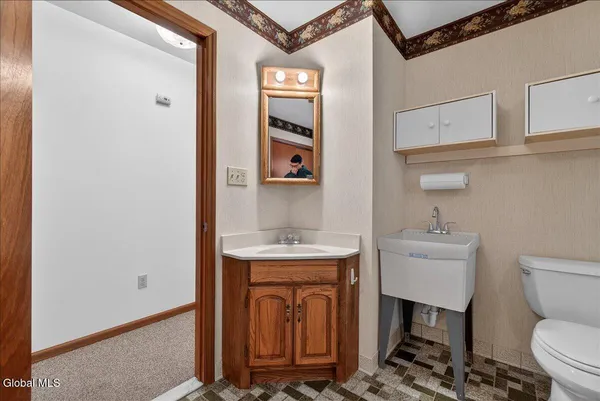 $315,000 | 2507 Augustine Avenue, Rotterdam, NY 12306
