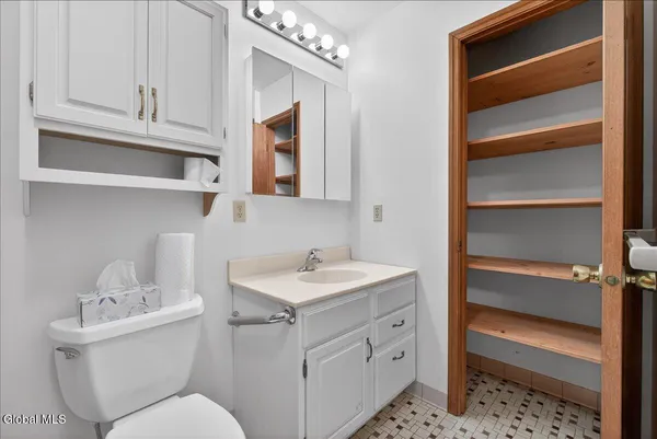 $315,000 | 2507 Augustine Avenue, Rotterdam, NY 12306