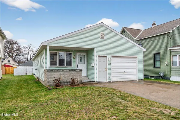 $315,000 | 2507 Augustine Avenue, Rotterdam, NY 12306