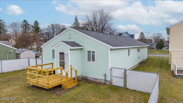 $315,000 | 2507 Augustine Avenue, Rotterdam, NY 12306