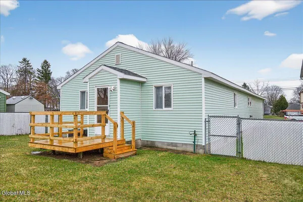 $315,000 | 2507 Augustine Avenue, Rotterdam, NY 12306